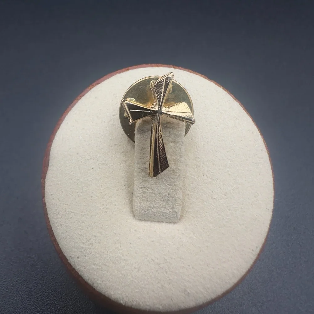 Vintage Goldtone Modern Cross Lapel‎ Pin – Christian Symbol Brooch